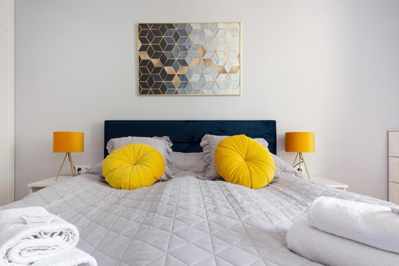 Apartament Dom Przy Okrzei By Renters Prestige Варшава Екстериор снимка