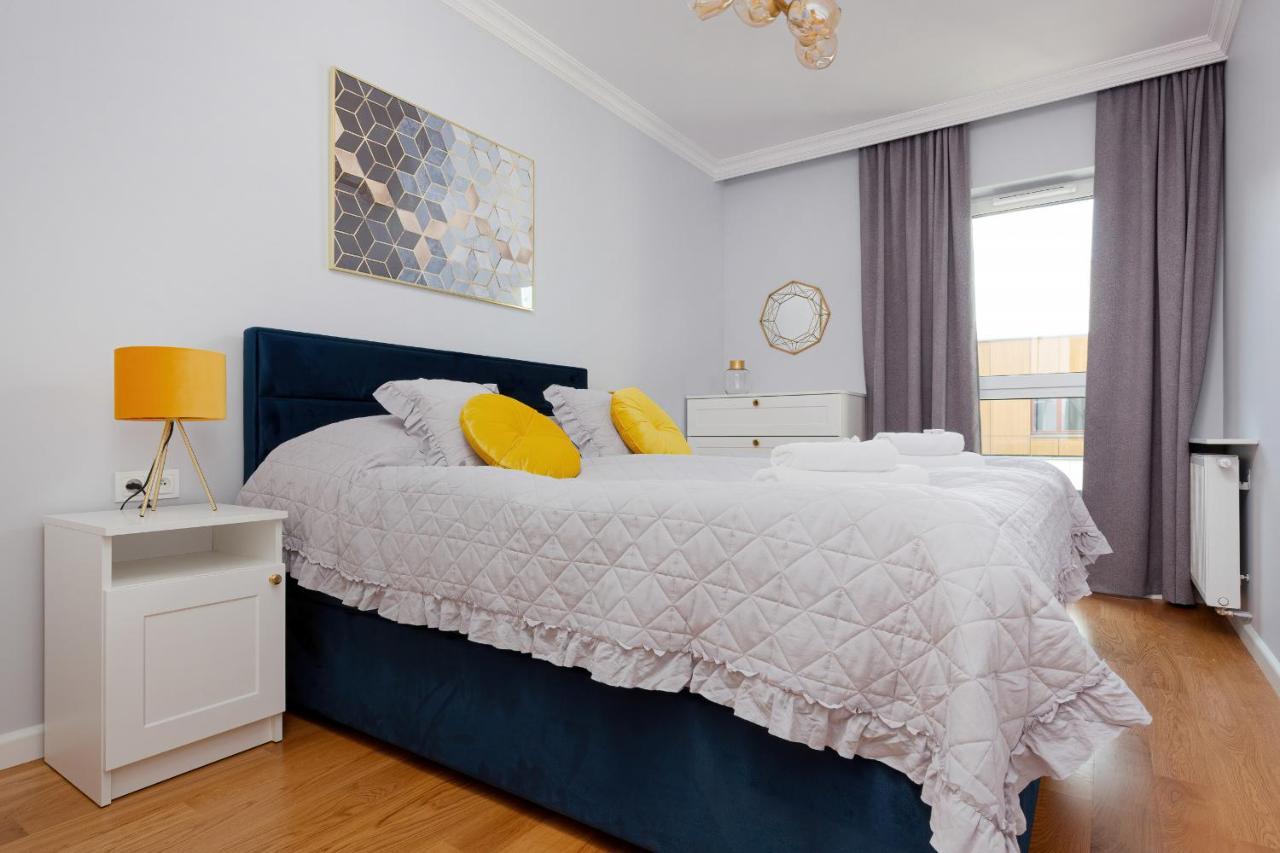 Apartament Dom Przy Okrzei By Renters Prestige Варшава Екстериор снимка