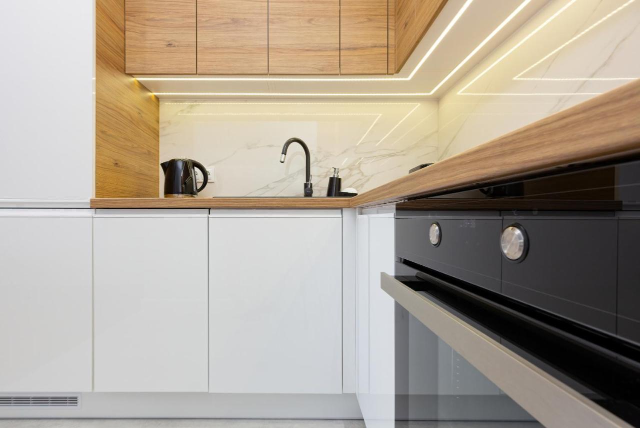 Apartament Dom Przy Okrzei By Renters Prestige Варшава Екстериор снимка